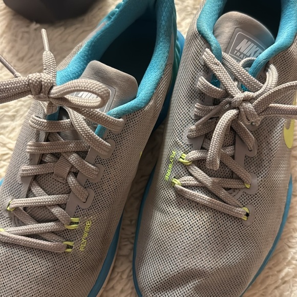 Nike Women's Flex Supreme TR 5 Cross Trainer Grey/Chlorine size 8.5 - Picture 9 of 16